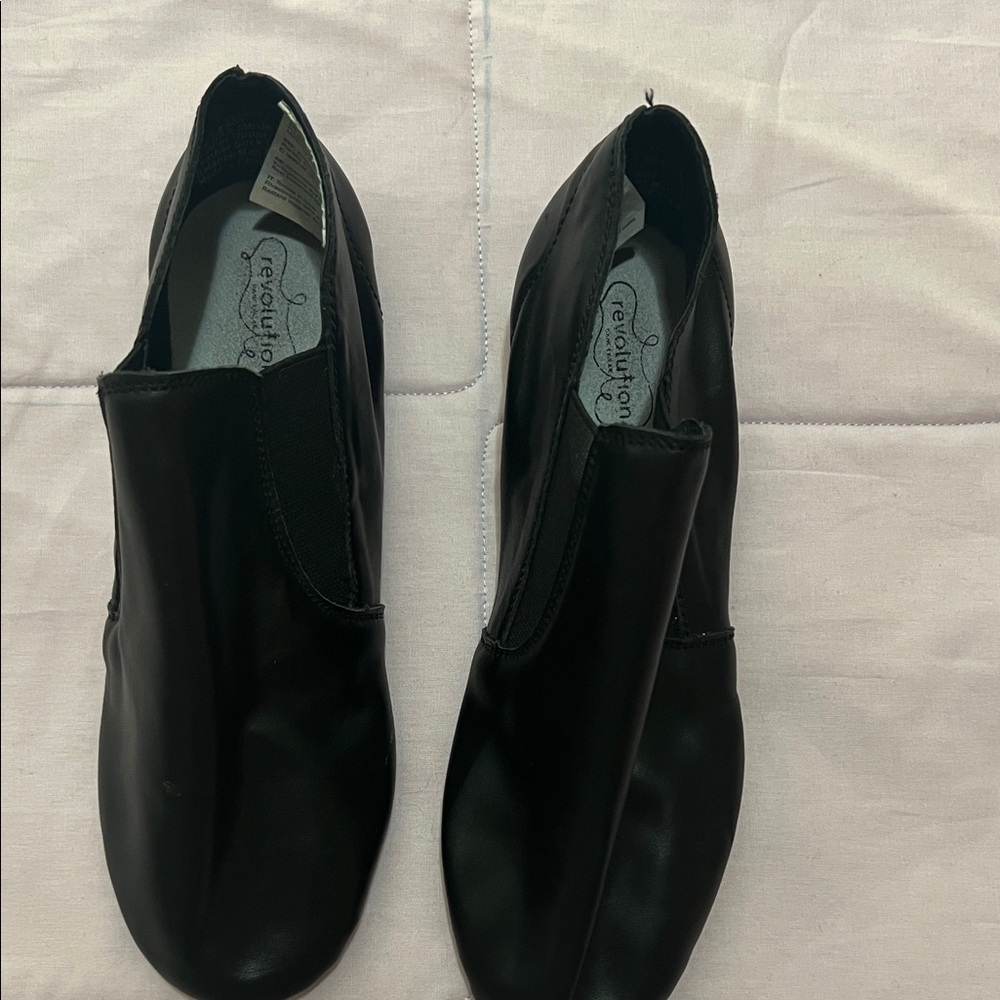Revolution Classic Black Footwear